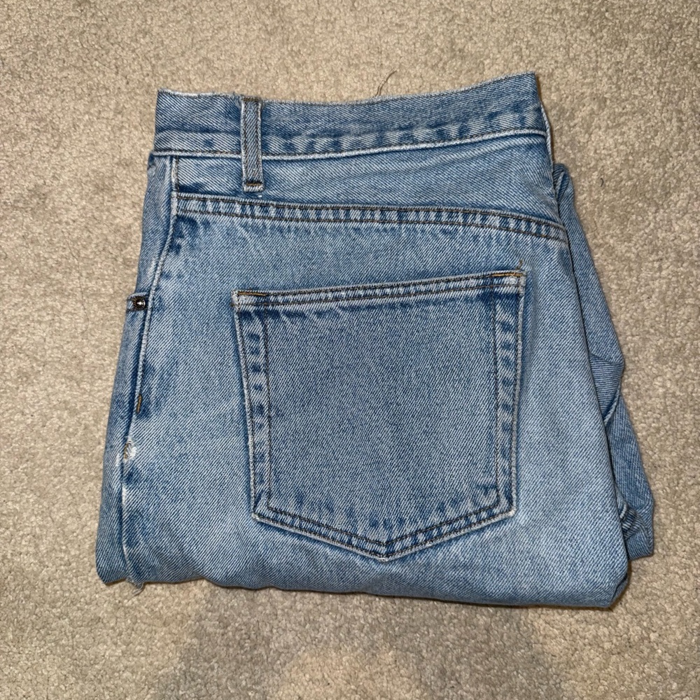 Relaxed Blue Jeans in Light Blue Denim